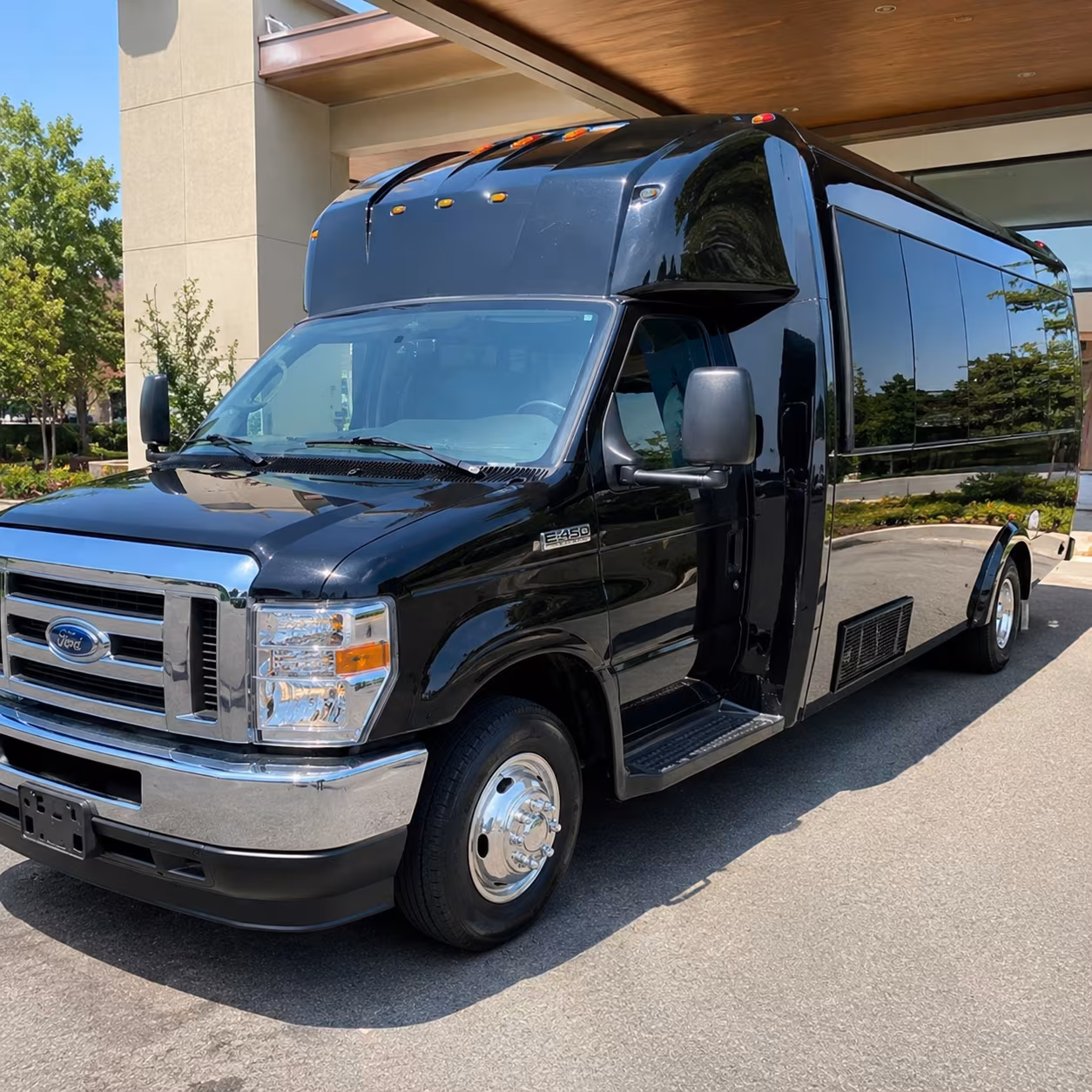 Wichita Birthday, Sweet 16, & Quinceañera Transportation onboard seating